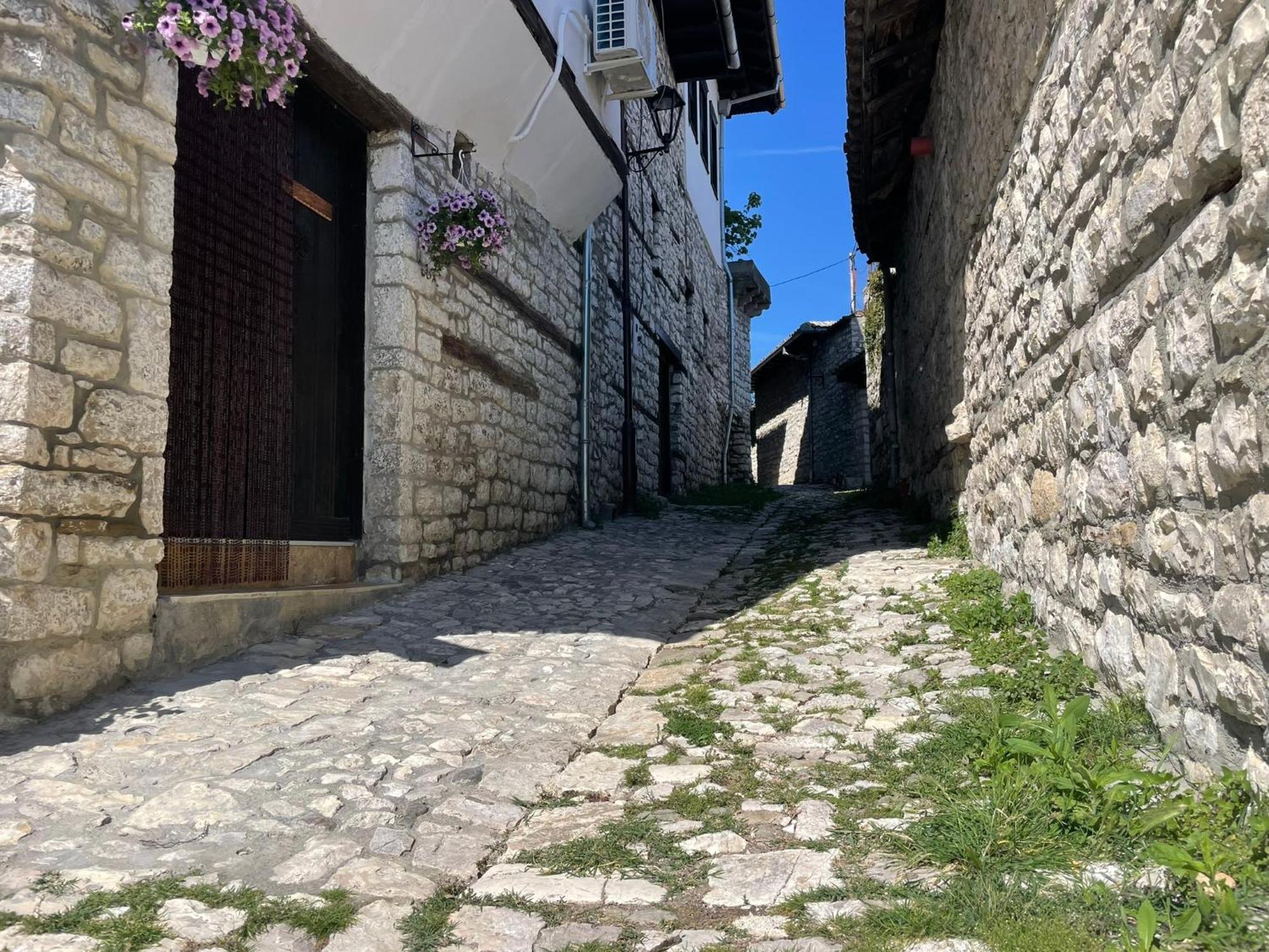 Guesthouse Kate Berat Castle Dış mekan fotoğraf